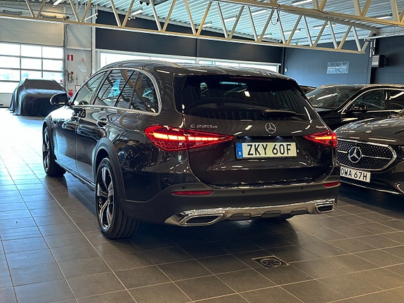 Mercedes-Benz C220 d 4 of 17
