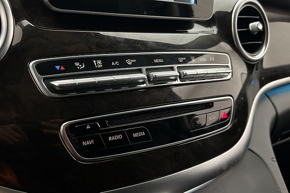 Mercedes-Benz V250 d 26 of 30