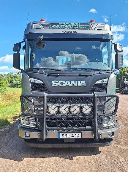 Scania R590 LB6x4 2 of 18