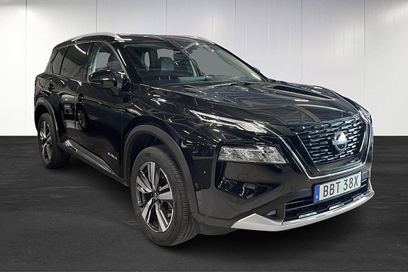Nissan X-Trail 2 of 5
