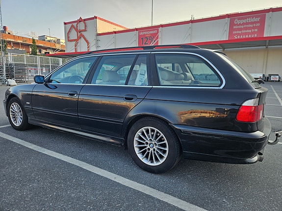 BMW 525 3 of 5