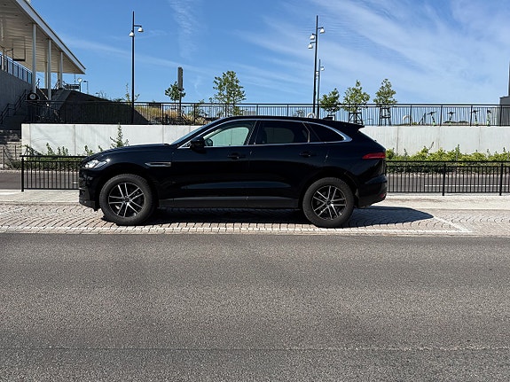 Jaguar F-PACE 6 of 10