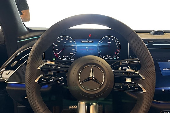 Mercedes-Benz E300 de 10 of 18