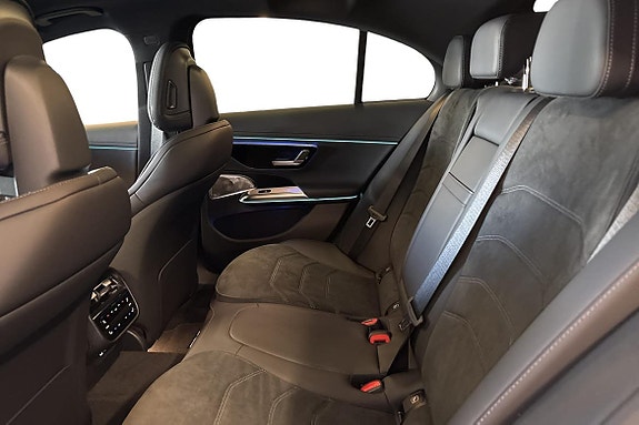 Mercedes-Benz E300 de 15 of 18