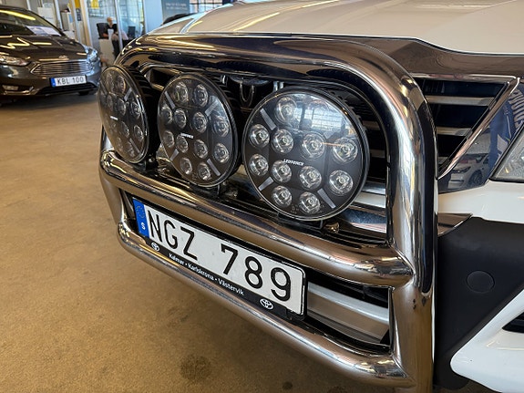 Toyota HiLux 13 of 18