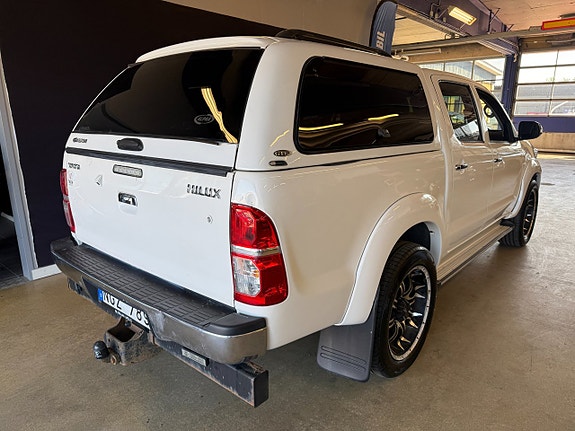 Toyota HiLux 4 of 18