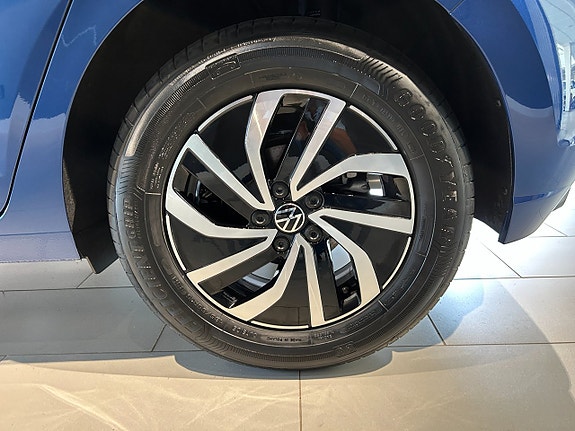 Volkswagen Polo 8 of 19