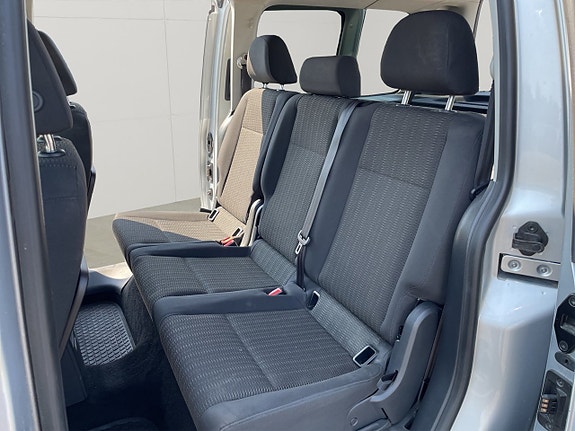 Volkswagen Caddy Maxi 28 of 30
