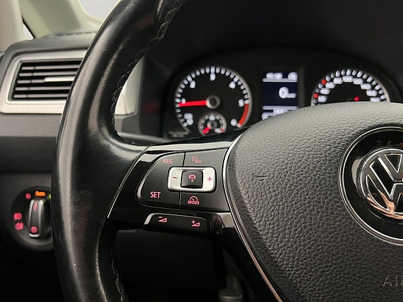 Volkswagen Caddy Maxi 19 of 30