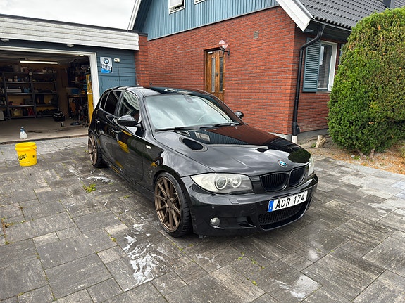 BMW 130i 3 of 10