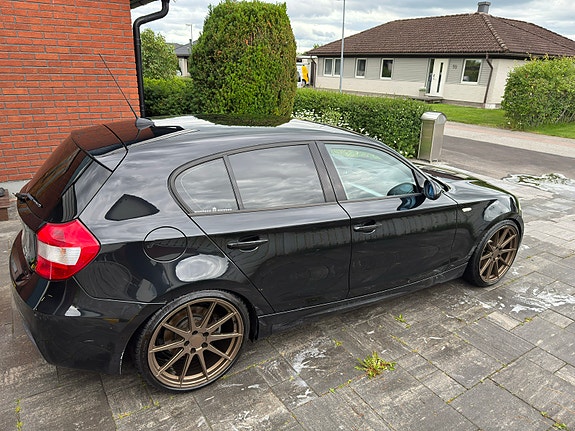 BMW 130i 4 of 10