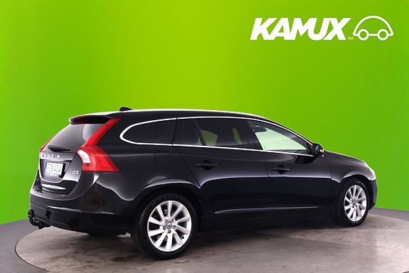 Volvo V60 2 of 5