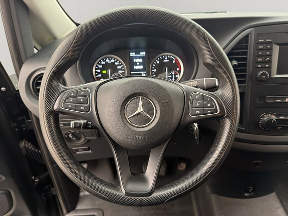 Mercedes-Benz eVito Tourer 18 of 30