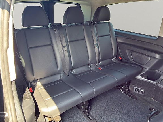Mercedes-Benz eVito Tourer 30 of 30