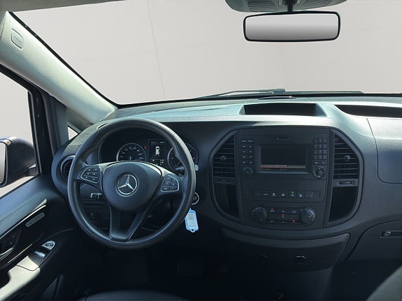 Mercedes-Benz eVito Tourer 16 of 30