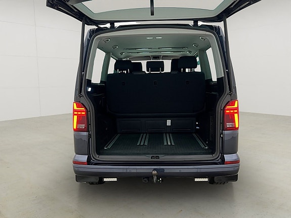 Volkswagen Multivan 13 of 30