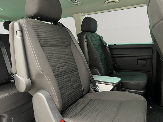 Volkswagen Multivan 30 of 30