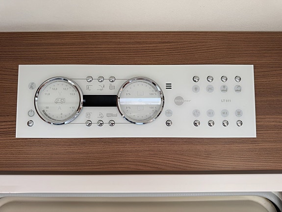 Bürstner Elegance I 840 Hydraulben AC Automat Solcell 177hk 15 of 18