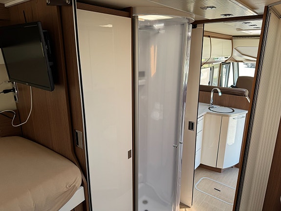 Bürstner Elegance I 840 Hydraulben AC Automat Solcell 177hk 16 of 18