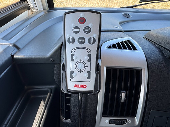 Bürstner Elegance I 840 Hydraulben AC Automat Solcell 177hk 11 of 18