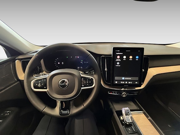 Volvo XC60 12 of 15