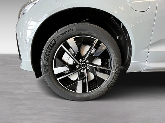 Volvo XC60 7 of 15