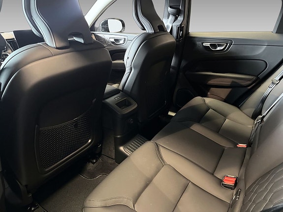 Volvo XC60 11 of 15