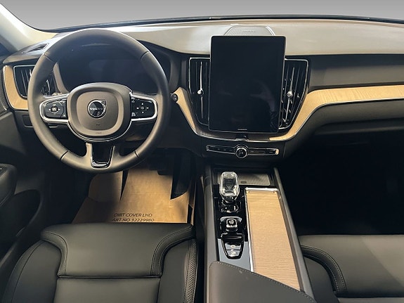 Volvo XC60 15 of 15