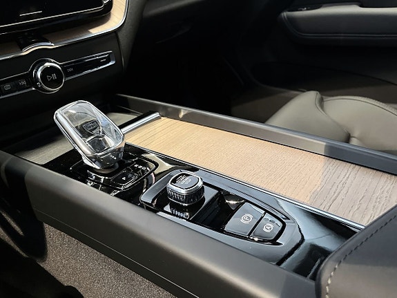 Volvo XC60 14 of 15