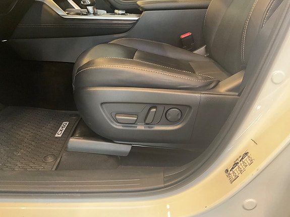 Mazda CX-60 11 of 14
