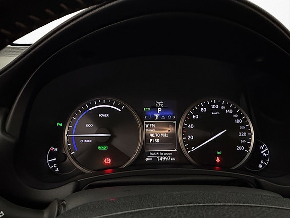 Lexus NX300h 17 of 30