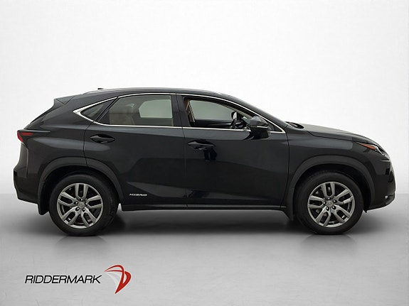 Lexus NX300h 9 of 30
