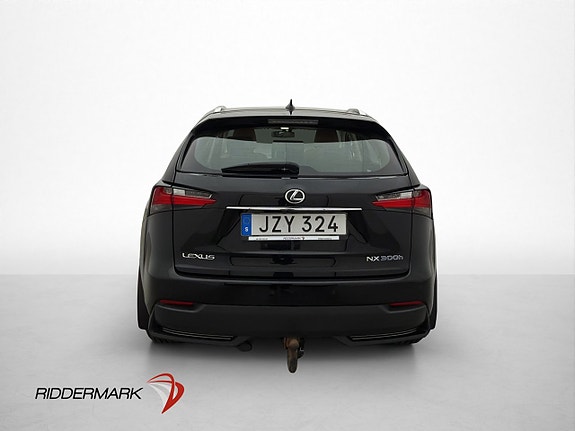 Lexus NX300h 7 of 30