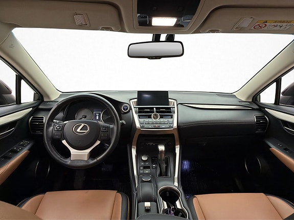 Lexus NX300h 13 of 30