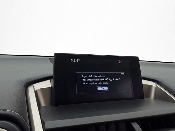 Lexus NX300h 24 of 30