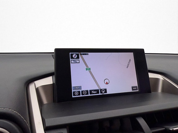 Lexus NX300h 22 of 30