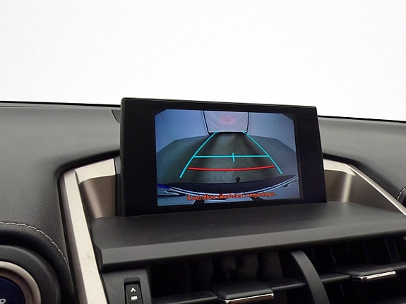 Lexus NX300h 21 of 30