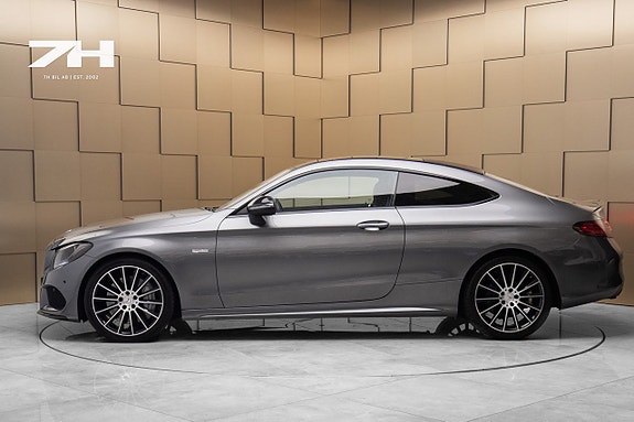 Mercedes-Benz C43 2 of 5