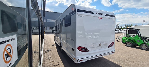 Knaus 700 MEG Live Ti "låga långbäddar, alde, automat" 3 of 13