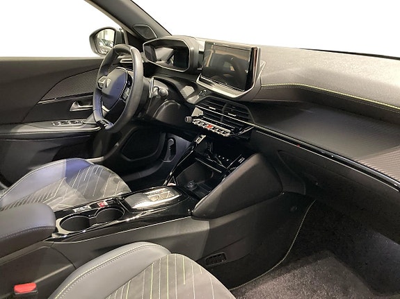 Peugeot 2008 4 of 5