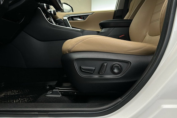 Toyota RAV4 17 of 27