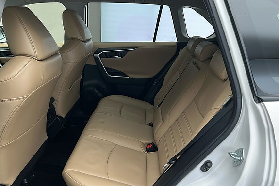 Toyota RAV4 13 of 27