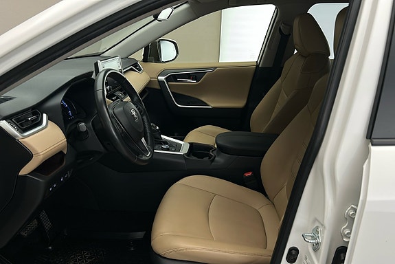 Toyota RAV4 10 of 27
