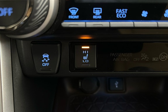Toyota RAV4 20 of 27