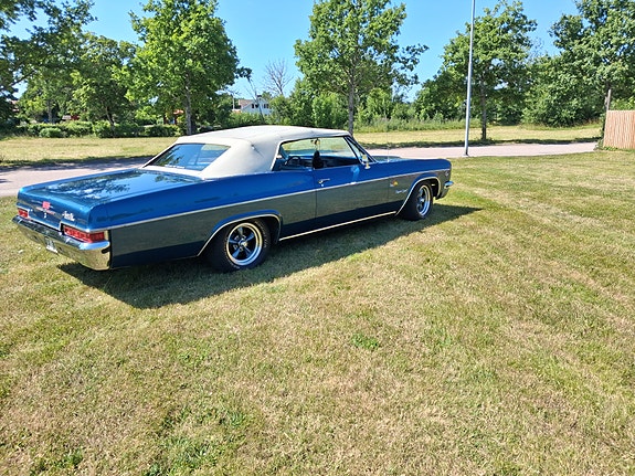 Chevrolet Impala 4 of 5