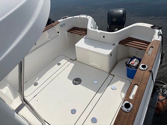 Quicksilver 640 pilothouse 3 of 5