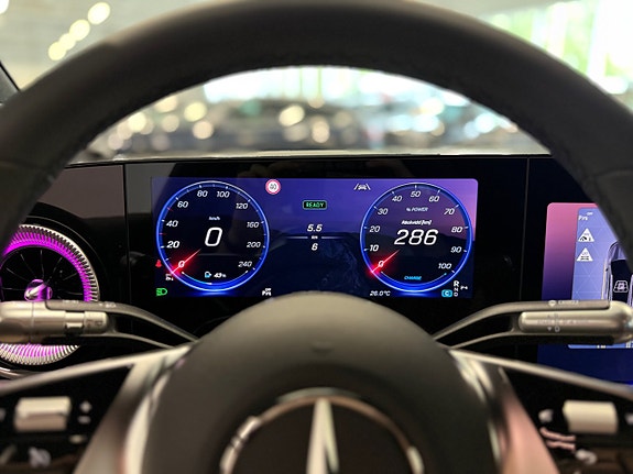 Mercedes-Benz CLA350 17 of 19
