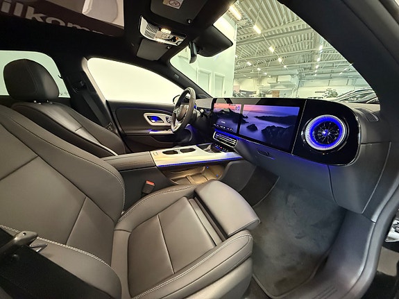 Mercedes-Benz CLA350 9 of 19
