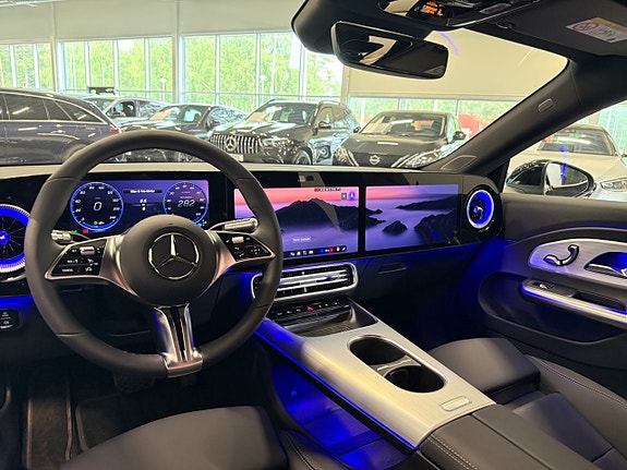 Mercedes-Benz CLA350 15 of 19