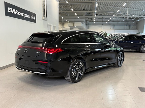 Mercedes-Benz CLA350 3 of 5